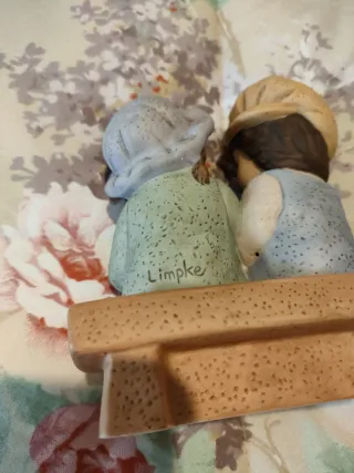 Statuina Goebel Nina e Marco su panchina