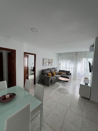 Piso en alquiler en Sector Sur  - La Palmera - Reina Mercedes en Sevilla