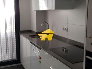 Piso en alquiler en Poniente-Norte - Miralbaida - Parque Azahara en Córdoba