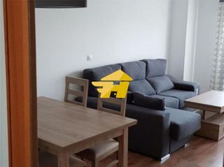 Piso en alquiler en Poniente-Norte - Miralbaida - Parque Azahara en Córdoba