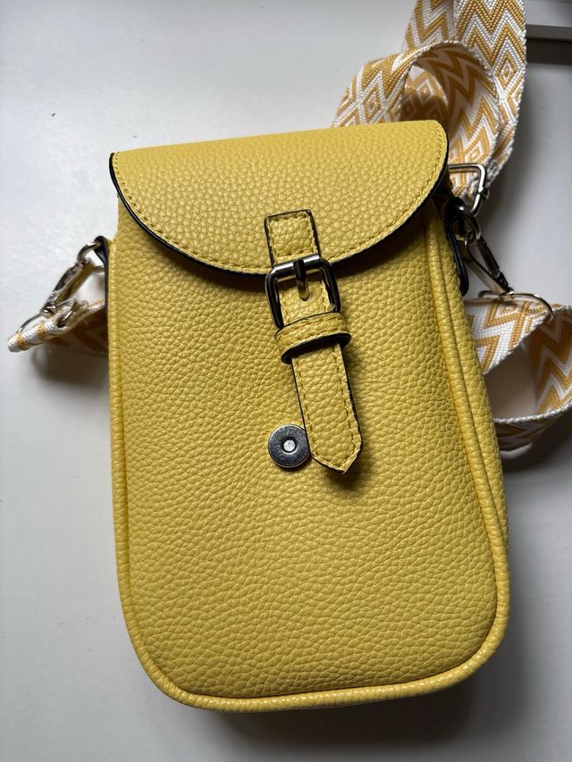 Bolso porta móvil amarillo
