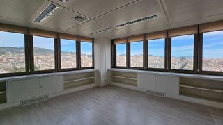 Oficina en alquiler en Les Corts en Barcelona