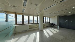 Oficina en alquiler en Les Corts en Barcelona