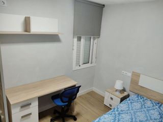 Piso en alquiler en El Plantinar - Felipe II - Tiro de Línea en Sevilla