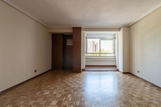 Piso en alquiler en Vinateros en Madrid