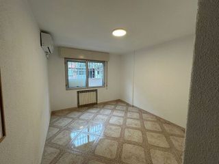 Piso en alquiler en Ambroz en Madrid