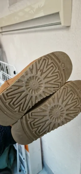 Botas UGG - modelo Classic Mini 38