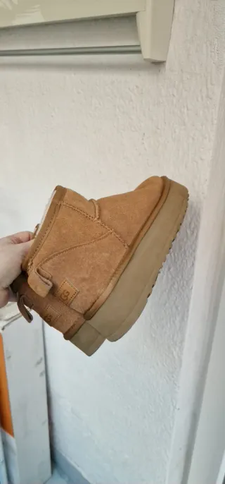 Botas UGG - modelo Classic Mini 38