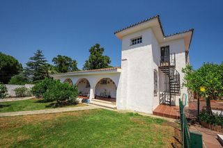 Chalet en venta en La Granja-La Colina-Los Pastores en Algeciras