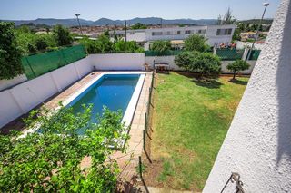 Chalet en venta en La Granja-La Colina-Los Pastores en Algeciras
