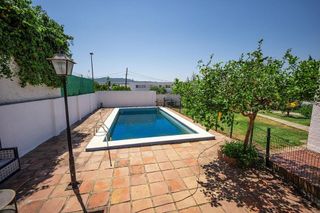 Chalet en venta en La Granja-La Colina-Los Pastores en Algeciras