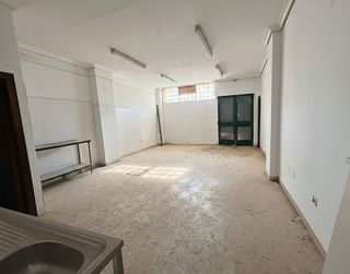 Local comercial en venta en Vista Azul - Consolación en Dos Hermanas