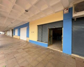 Local comercial en venta en Vista Azul - Consolación en Dos Hermanas