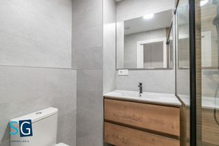 Piso en venta en Camino de Ronda - Rosaleda en Granada