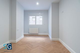 Piso en venta en Camino de Ronda - Rosaleda en Granada