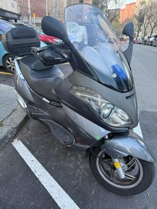 Aprilia Atlantic 125 Maxi Scooter Gris