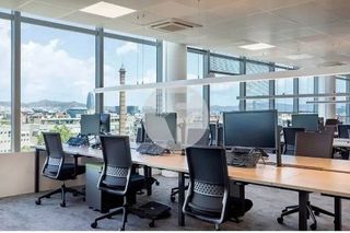 Oficina en alquiler en La Barceloneta en Barcelona