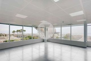 Oficina en alquiler en La Barceloneta en Barcelona