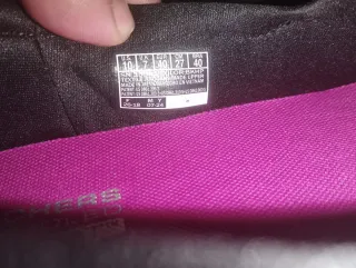 Skechers sin cordones negro y rosa