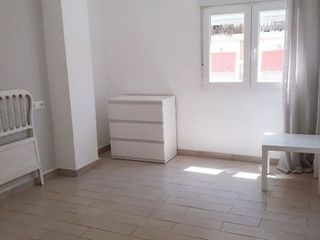 Piso en alquiler en El Molinillo - Capuchinos en Málaga