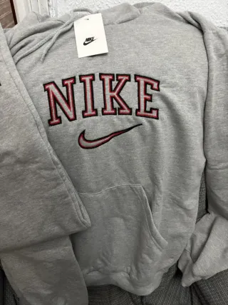 Conjunto Nike Gris Sudadera y Pantalón