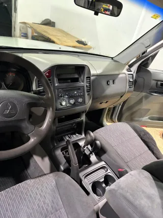 Mitsubishi Montero 2003