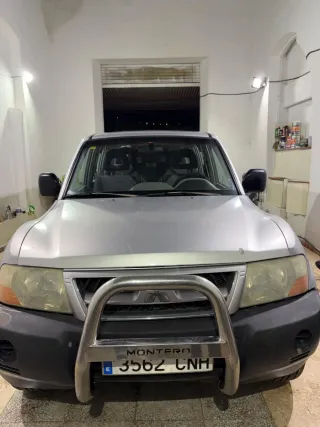 Mitsubishi Montero 2003