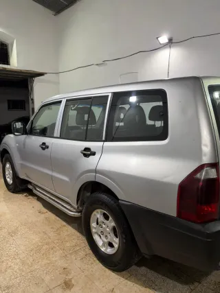 Mitsubishi Montero 2003