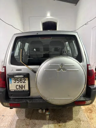 Mitsubishi Montero 2003