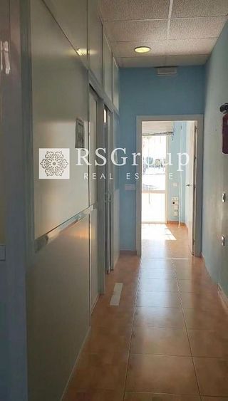 Local comercial en alquiler en Colores - Entreparques en Sevilla