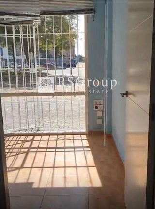 Local comercial en alquiler en Colores - Entreparques en Sevilla