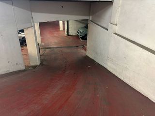 Garaje en venta en Sant Josep en Hospitalet de Llobregat, L´