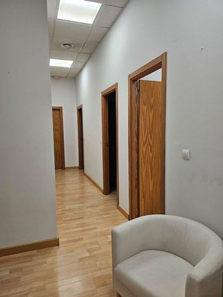 Local comercial en venta en El Juncal - Av. de la Paz en Sevilla