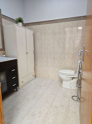 Local comercial en venta en El Juncal - Av. de la Paz en Sevilla