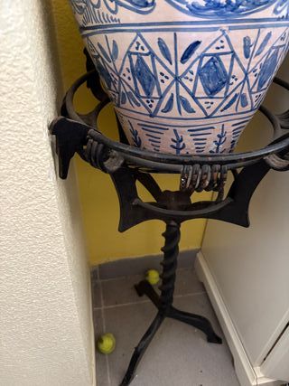 Pie de bronce para jarrón