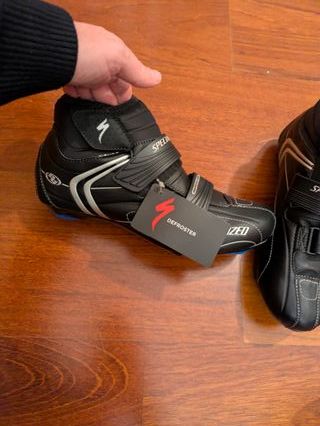 NUEVAS Zapatillas SPECIALIZED DEFROSTER talla 41