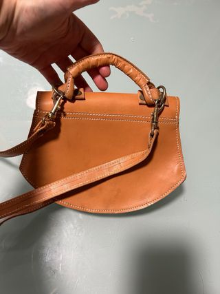 Bolso de piel color cuero