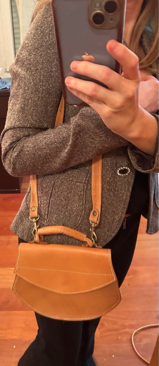 Bolso de piel color cuero