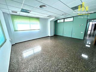 Oficina en venta en Avda. de Abril. - 9 de octubre en Sagunto