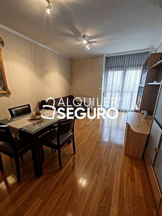 Piso en alquiler en Adelfas en Madrid