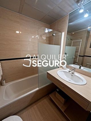Piso en alquiler en Adelfas en Madrid