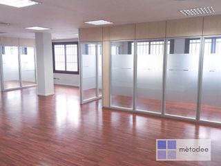 Oficina en venta en Les Corts en Barcelona
