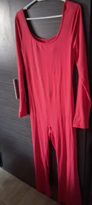 Mono rojo espalda abierta