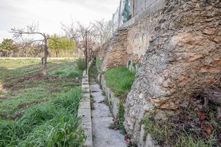 Terreno en venta en Zubia (La)