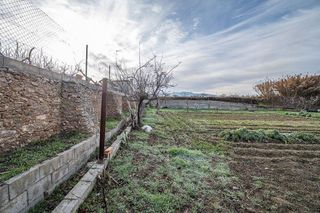 Terreno en venta en Zubia (La)