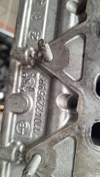 Culata RENAULT 110422959R Motor R9M