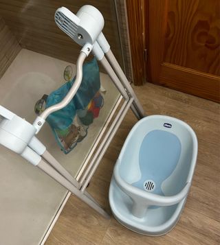 Bañera para bebé con soporte