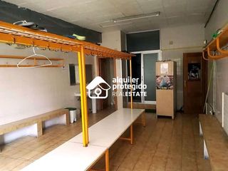 Local comercial en venta en Portazgo en Madrid