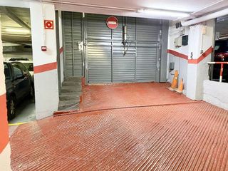 Garaje en alquiler en Casagemes - Canyadó en Badalona