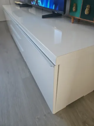 Mueble de TV Ikea Bestå Burs blanco alto brillo